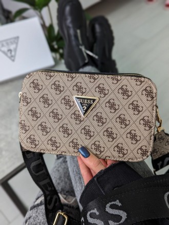 Сумка Guess кросс-боді міні лого бежевий. Київ. фото 1 Сумка Guess кросс-боді міні лого бежевий. Київ. фото 1