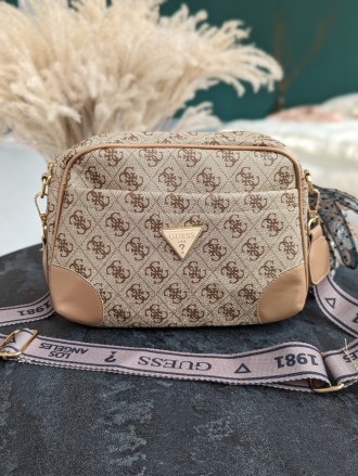 Сумка Guess повноцінна крос-боді бежевий. Київ. фото 1 Сумка Guess повноцінна крос-боді бежевий. Київ. фото 1
