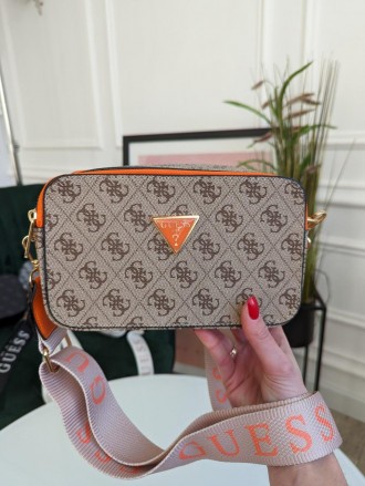 Сумка Guess кросс-боді бежевий+оранж. Київ. фото 1 Сумка Guess кросс-боді бежевий+оранж. Київ. фото 1