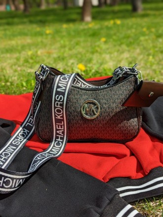 Сумка кросс-боді Michael Kors коричневий. Київ. фото 1 Сумка кросс-боді Michael Kors коричневий. Київ. фото 1