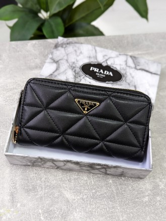 Гаманець Prada великий чорний. Київ. фото 1 Гаманець Prada великий чорний. Київ. фото 1