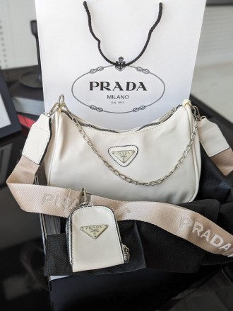 Сумка Prada молочна нейлон. Київ. фото 1 Сумка Prada молочна нейлон. Київ. фото 1