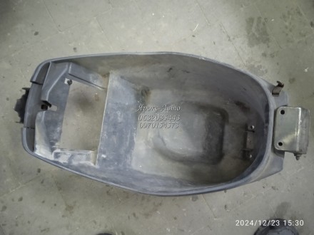 Пластик унитаз\бардачок на скутер honda dio 27 000060306. Харьков. фото 1