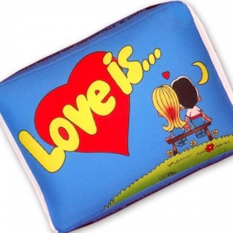 Подушка Love is. Бровары. фото 1