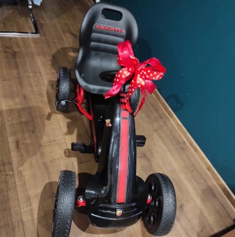 Дитячий картинг педальний ABARTH 500 
 
	Гарна якість
	Сучасний дизайн
	Колеса я. . фото 7