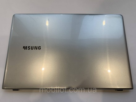 Часть корпуса крышка матрицы и рамка к ноутбуку Samsung NP370R5E. Есть следы от . . фото 2