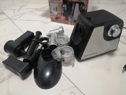 Мясорубка grunhelm 1800w нова.. Косів. фото 1 Мясорубка grunhelm 1800w нова.. Косів. фото 1