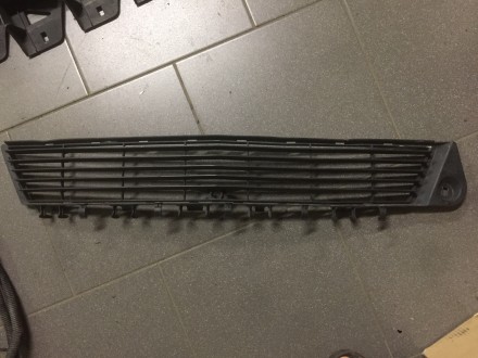 Решетка бампера 24440607 Opel Vectra C 09186126 центральная. Луцьк. фото 1 Решетка бампера 24440607 Opel Vectra C 09186126 центральная. Луцьк. фото 1