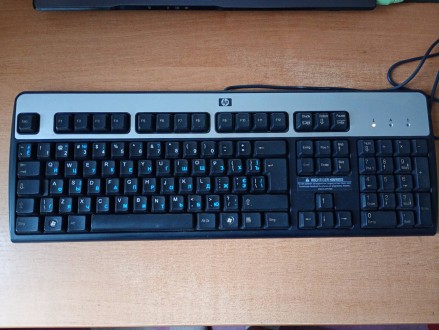 Клавиатура для ПК – Hewlett Packard + 4 DVD-дисков с фильмами.. Запорожье. фото 1 Клавиатура для ПК – Hewlett Packard + 4 DVD-дисков с фильмами.. Запорожье. фото 1