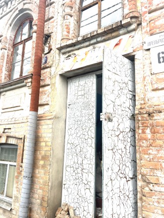 Продаж частини домоволодіння в центрі. Центр. фото 3 Продаж частини домоволодіння в центральному районі міста.
Другий поверх, вхід з. Центр. фото 3