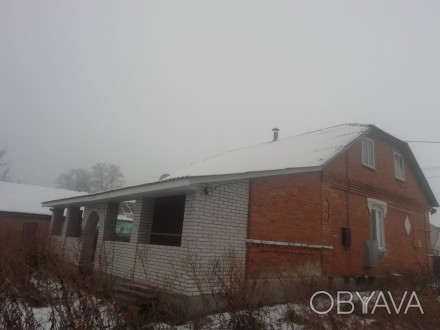 Продам хату з господарськими будівлями.
