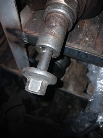 Болт шківа колінвала Mazda 2.0, V6, бензин, двигун KF, KL, KL0111406. Вінниця. фото 1 Болт шківа колінвала Mazda 2.0, V6, бензин, двигун KF, KL, KL0111406. Вінниця. фото 1