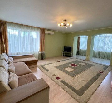 Продам 4-к квартиру (142м2) на Казакова/Гагарина. Днепр. фото 1 Продам 4-к квартиру (142м2) на Казакова/Гагарина. Днепр. фото 1