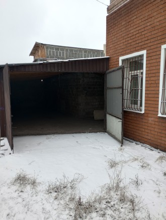 Сдам небольшое помещение под склад, хранение внизу пр-та Петровского. Дніпро. фото 1 Сдам небольшое помещение под склад, хранение внизу пр-та Петровского. Дніпро. фото 1
