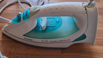 Праска Tefal під ремонт, чи запчастини. Київ. фото 1 Праска Tefal під ремонт, чи запчастини. Київ. фото 1