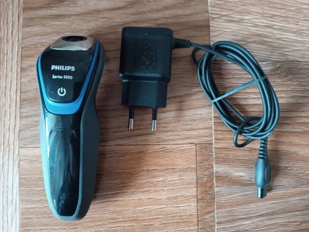 Приводной узел электробритвы PHILIPS Series 5000 с адаптером. Нидерланды.