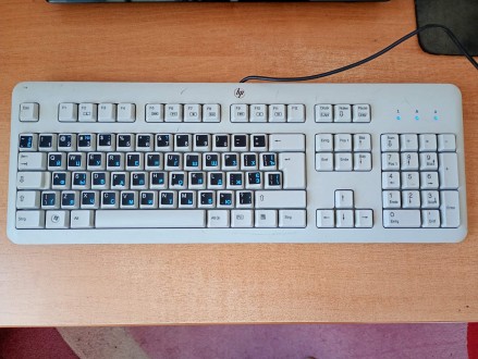 Клавиатура ПК – Hewlett Packard + 3 DVD дисков с фильмами.. Запорожье. фото 1 Клавиатура ПК – Hewlett Packard + 3 DVD дисков с фильмами.. Запорожье. фото 1