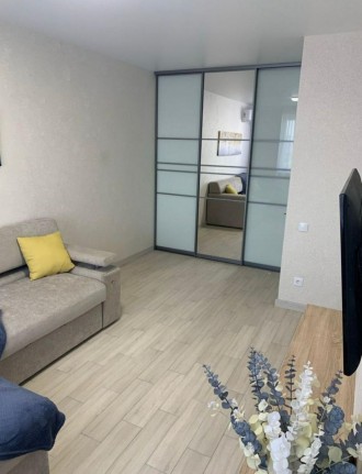 0093-МЛ Продам 1 кімнатну квартиру 37м2 в новобудові ЖК Гідропарк
Борткевича 5
П. Журавлевка. фото 3