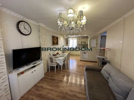 4-комнатная квартира, 122.00 кв.м. . фото 3 50789
Без комісії!
Продається двоповерхова 4-кімнатна квартира у затишному ЖК . . фото 3