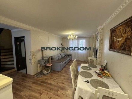 4-комнатная квартира, 122.00 кв.м. . фото 2 50789
Без комісії!
Продається двоповерхова 4-кімнатна квартира у затишному ЖК . . фото 2