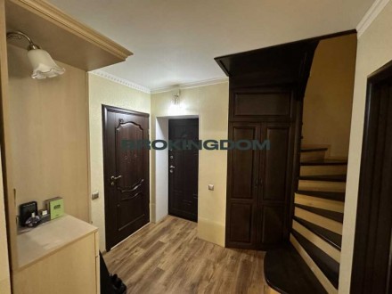 4-комнатная квартира, 122.00 кв.м. . фото 10 50789
Без комісії!
Продається двоповерхова 4-кімнатна квартира у затишному ЖК . . фото 10