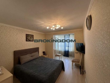 4-комнатная квартира, 122.00 кв.м. . фото 7 50789
Без комісії!
Продається двоповерхова 4-кімнатна квартира у затишному ЖК . . фото 7
