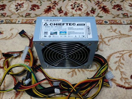 блок питания CHIEFTEC 550W. Одесса. фото 1 блок питания CHIEFTEC 550W. Одесса. фото 1