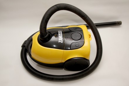 Пилосос ZANUSSI ZAN 2300 порохотяг, пылесос зануси 1400W. Львів. фото 1 Пилосос ZANUSSI ZAN 2300 порохотяг, пылесос зануси 1400W. Львів. фото 1