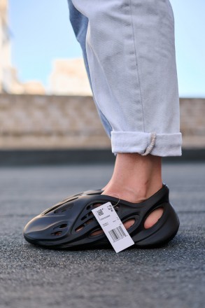 Оберіть стильні шльопанці Adidas Yeezy Foam Runner Black 39. Киев. фото 1 Оберіть стильні шльопанці Adidas Yeezy Foam Runner Black 39. Киев. фото 1