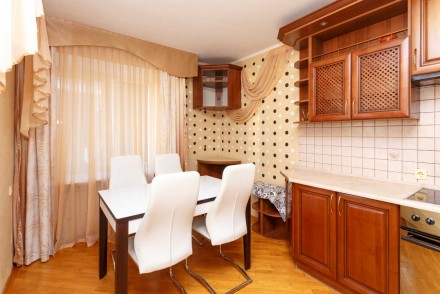 3-комнатная квартира, 100.00 кв.м. . фото 4 Аренда 3-комнатной квартиры возле метро
Дарницкий р-н
Ул. Братства тарасовц. . фото 4