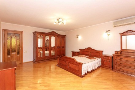 3-комнатная квартира, 100.00 кв.м. . фото 7 Аренда 3-комнатной квартиры возле метро
Дарницкий р-н
Ул. Братства тарасовц. . фото 7