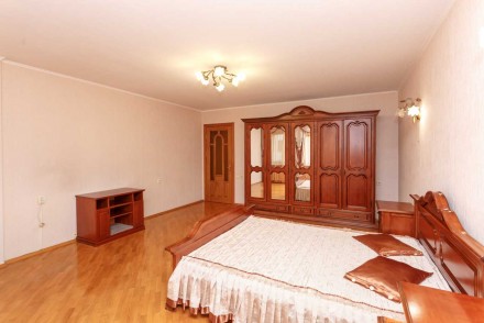 3-комнатная квартира, 100.00 кв.м. . фото 8 Аренда 3-комнатной квартиры возле метро
Дарницкий р-н
Ул. Братства тарасовц. . фото 8
