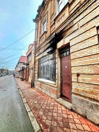 Продається фасадне приміщення вільного призначення в Центрі міста, вул. Пашутінс. Центр. фото 13