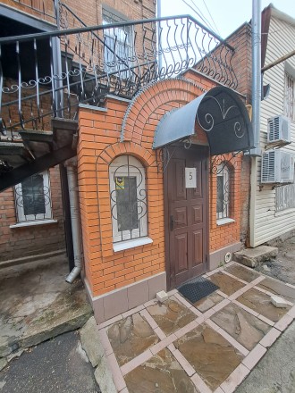 Продається фасадне приміщення вільного призначення в Центрі міста, вул. Пашутінс. Центр. фото 7