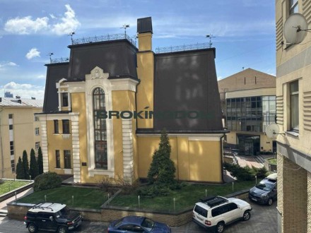 3-комнатная квартира, 147.00 кв.м. . фото 3 51035
Продам 3-кімнатну квартиру/офіс з сучасним ремонтом у центрі Києва
1. . фото 3