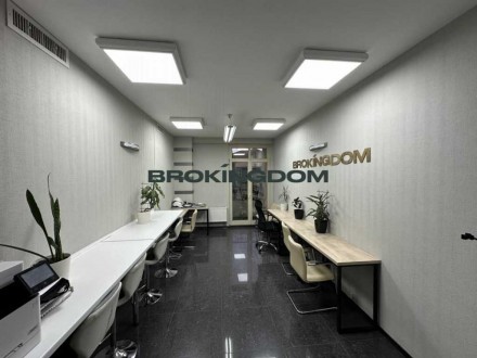 3-комнатная квартира, 147.00 кв.м. . фото 9 51035
Продам 3-кімнатну квартиру/офіс з сучасним ремонтом у центрі Києва
1. . фото 9
