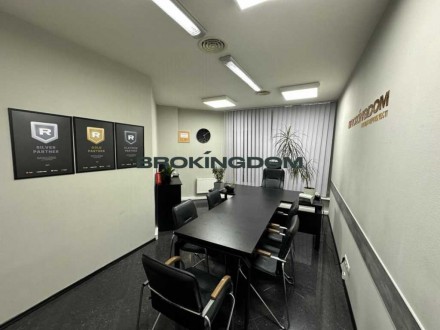 3-комнатная квартира, 147.00 кв.м. . фото 2 51035
Продам 3-кімнатну квартиру/офіс з сучасним ремонтом у центрі Києва
1. . фото 2