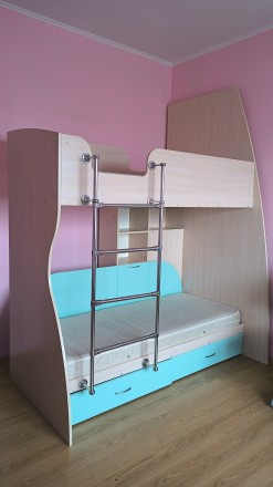 Продам двоярусне ліжко з матрацами та шафою. Киев. фото 1 Продам двоярусне ліжко з матрацами та шафою. Киев. фото 1