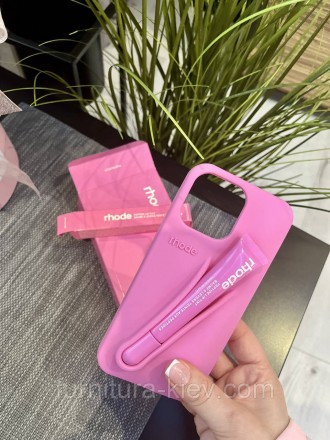 Чехол Rhode на iPhone 11 в коробке с блеском для губ в цвете Shortcake
Идет з бл. . фото 3
