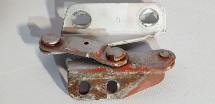 Петля, завіс капоту ліва 1996-2006 A9017500351 Мерседес Спрінтер 903. Одеса. фото 1 Петля, завіс капоту ліва 1996-2006 A9017500351 Мерседес Спрінтер 903. Одеса. фото 1