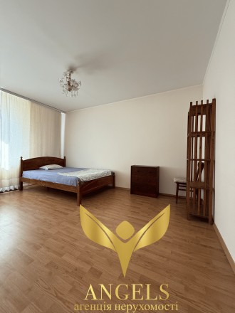 Продаж великого окремого будинку з робочим крилом та гаражем в центрі. Центр. фото 12 Продаж просторого будинку в центрі міста, вул.Арсенія Тарковського (колишня Воло. Центр. фото 12
