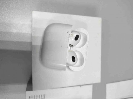 Наушники Bluetooth-гарнитура Б/У Apple AirPods 3. Киев. фото 1 Наушники Bluetooth-гарнитура Б/У Apple AirPods 3. Киев. фото 1