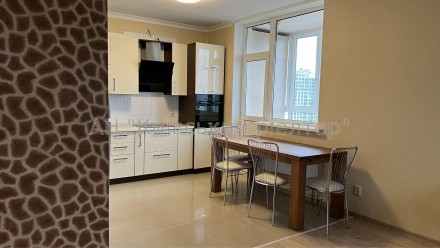 2-комнатная квартира, 75 м.кв.. Київ. фото 1 2-комнатная квартира, 75 м.кв.. Київ. фото 1