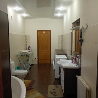 дом, 170 м.кв.. . фото 36 Номер оголошення на сайті компанії: SH-200-190-OB.
Продам гарний сучасний двопов. . фото 36
