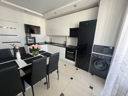 2-комнатная квартира, 58 м.кв.. Ивано-Франковск. фото 1 2-комнатная квартира, 58 м.кв.. Ивано-Франковск. фото 1