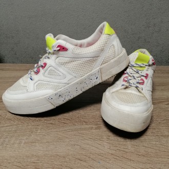 Женские кроссовки BERSHKA p.38. Харків. фото 1 Женские кроссовки BERSHKA p.38. Харків. фото 1