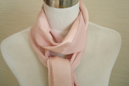 Красивый шифоновый женский шарфик, нежно пудрового цвета, на концах кисточки -ба. . фото 4