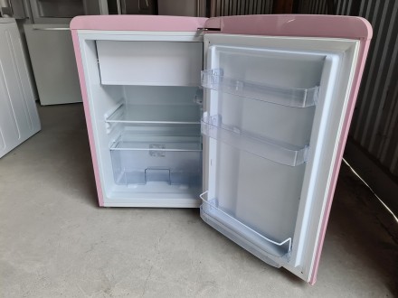 Холодильник Amica KS15616P RETRO 2020-го года. Харьков. фото 1 Холодильник Amica KS15616P RETRO 2020-го года. Харьков. фото 1