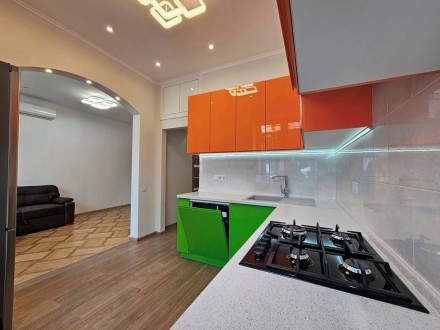 Без комісії. Продам трикімнатну квартиру 70 м.кв. Ремонт. Печерськ.. Киев. фото 1 Без комісії. Продам трикімнатну квартиру 70 м.кв. Ремонт. Печерськ.. Киев. фото 1