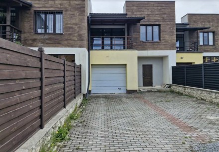 Продаж 2 поверхового таунхауса з ділянкою на 2.4 сотки, 140.3 кв. м, Петриків. Петриков. фото 1 Продаж 2 поверхового таунхауса з ділянкою на 2.4 сотки, 140.3 кв. м, Петриків. Петриков. фото 1